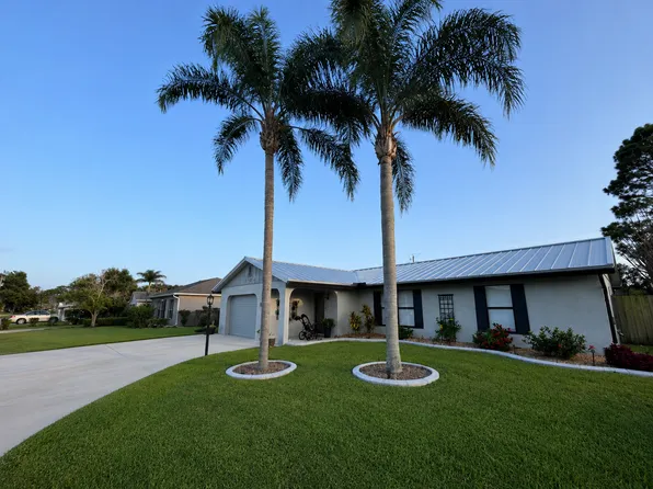 2166 SE Bowie St, Port Saint Lucie, FL 34952