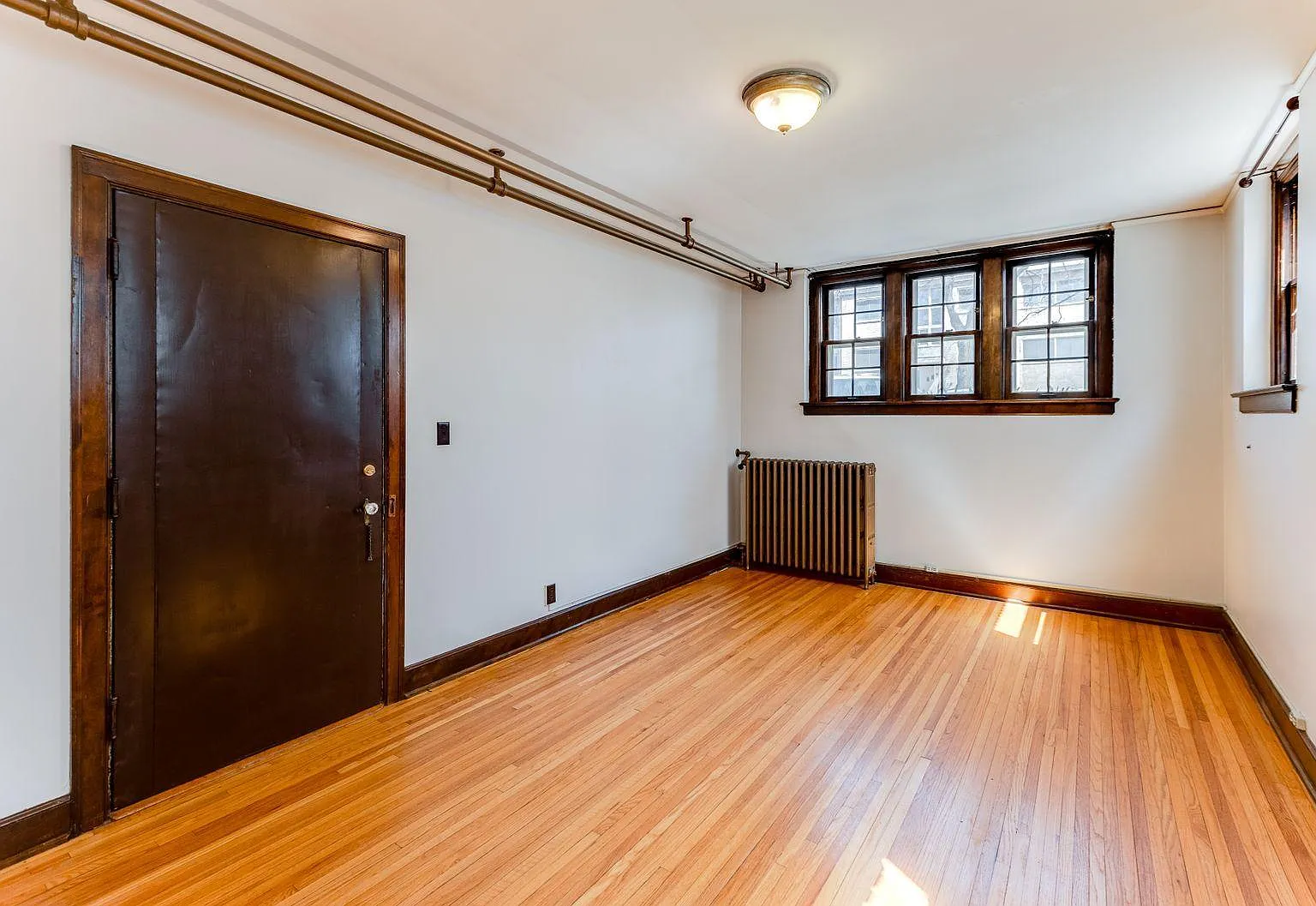 2 bed, 1.0 bath, 845 sqft, $1,795 — Photo 3