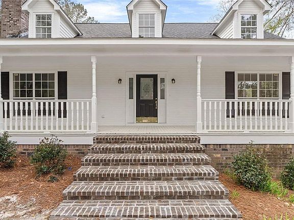 2nd image of 106 Melanie Loop