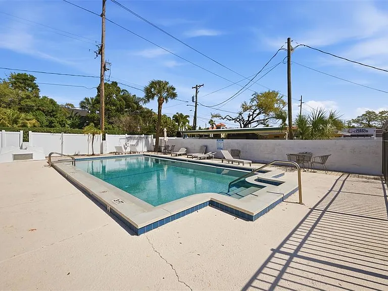 3102 W Horatio St #12 — Photo 2