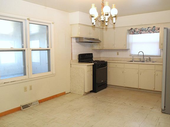 5th image of 205 Miller Dr