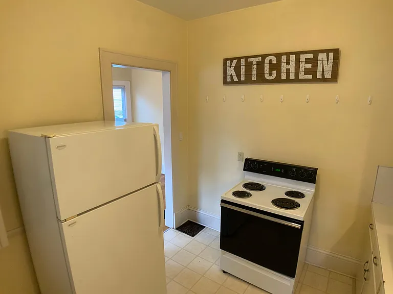 16 Union Ave NE #1 — Photo 3