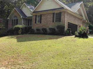 240 Kari Glen Dr, Fayetteville, GA 30215