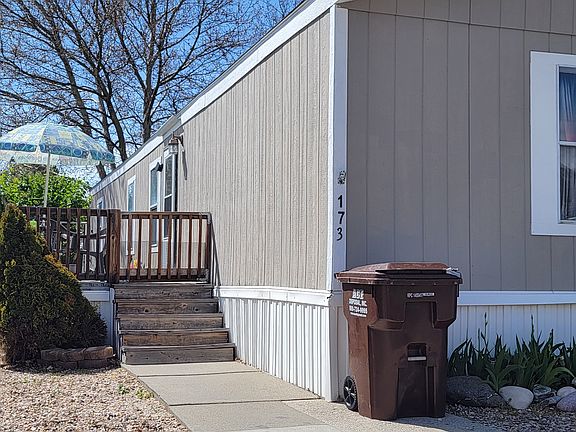 3rd image of 1450 N Washington Blvd #173