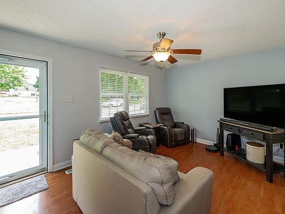4th image of 1656 Sundrop Dr