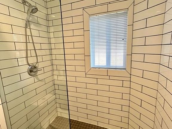 3rd image of 431 S Berendo St #439-204