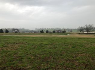 717 Old Barn Ln, Loudon, TN 37774