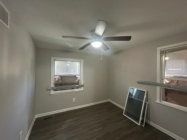 15713 Vaughan St — Photo 15