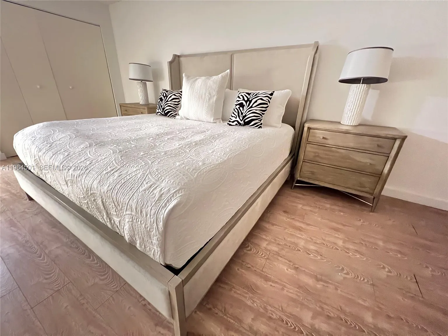Venetia Condo — Photo 3