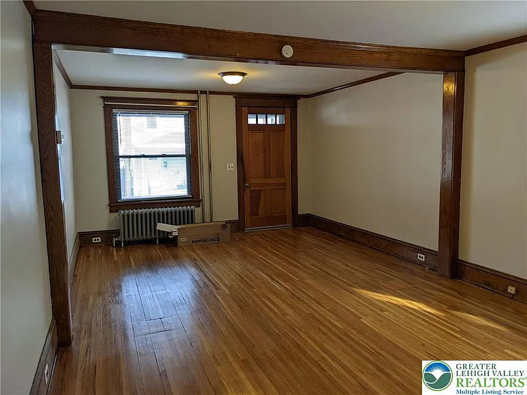 2434 Birch St — Photo 4