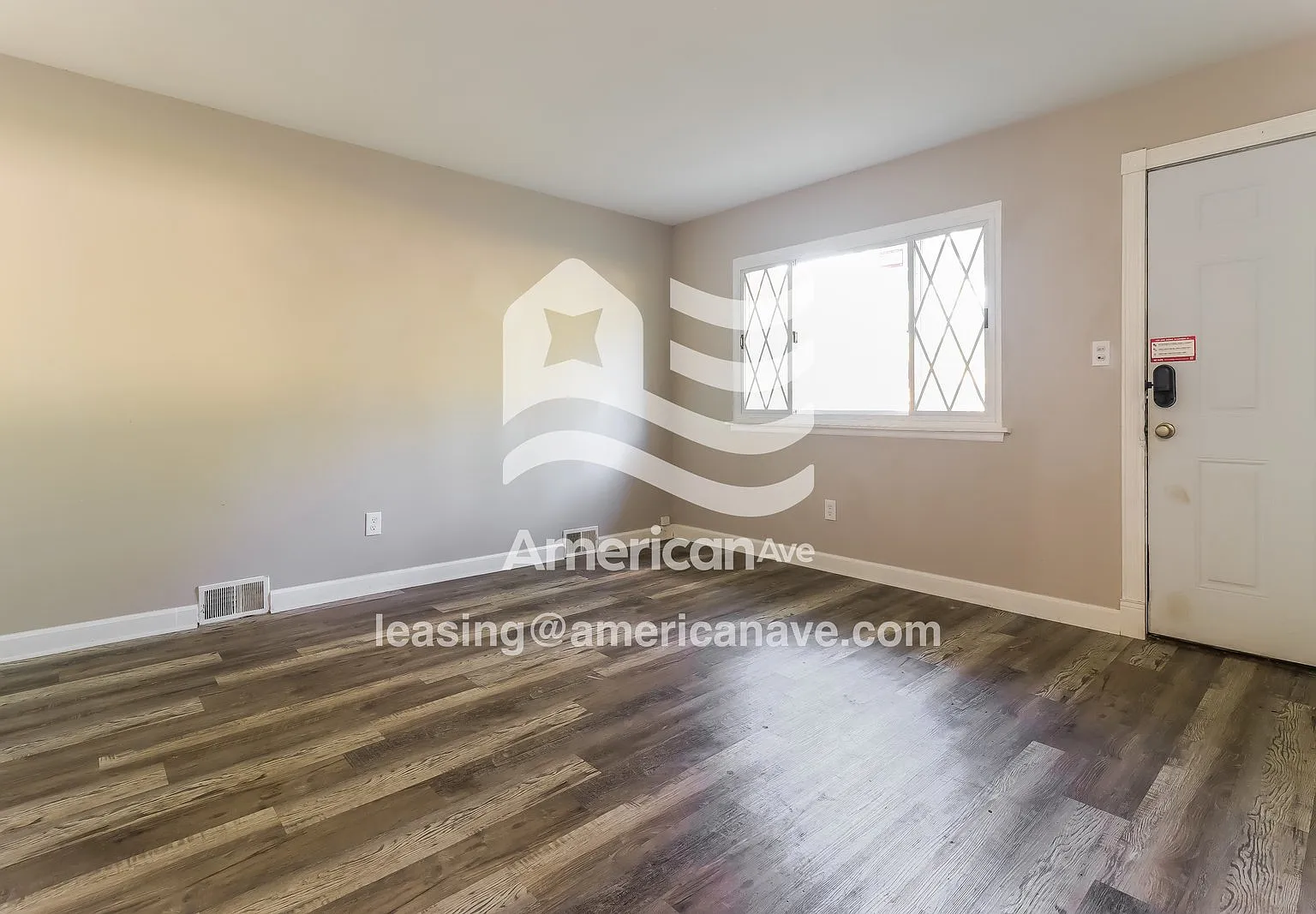 4 bed, 1.5 bath, 1360 sqft, $1,725 — Photo 2