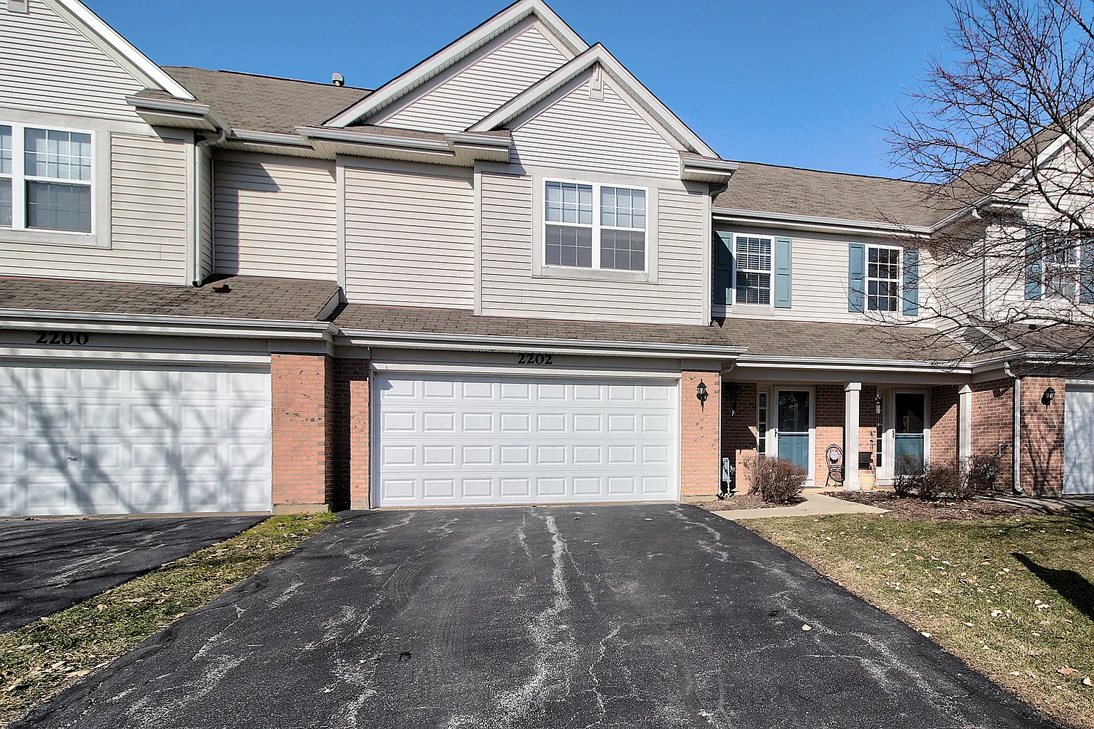 2202 Pembridge Ln photo 1