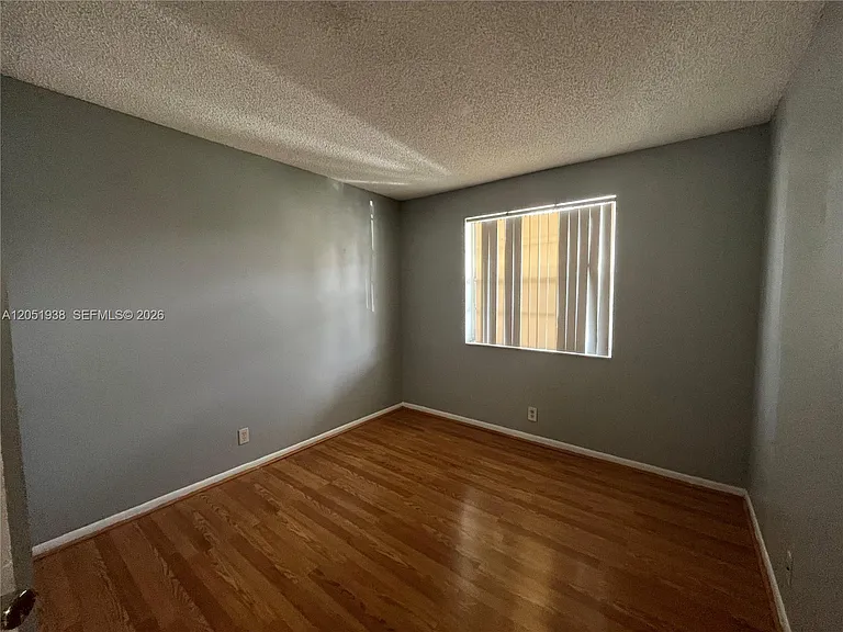 2740 Forest Hills Blvd #202 — Photo 11