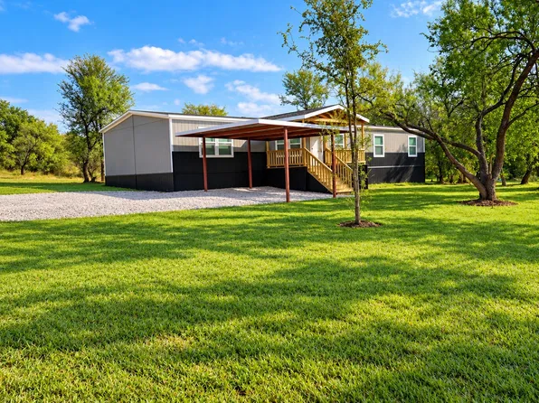 309 Lark Meadow Dr, Bridgeport, TX 76426