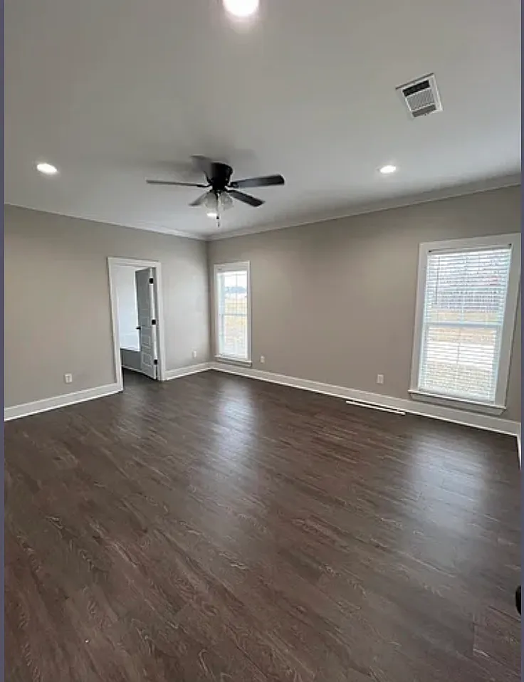 4 bed, 2068 sqft, $2,500 — Photo 2