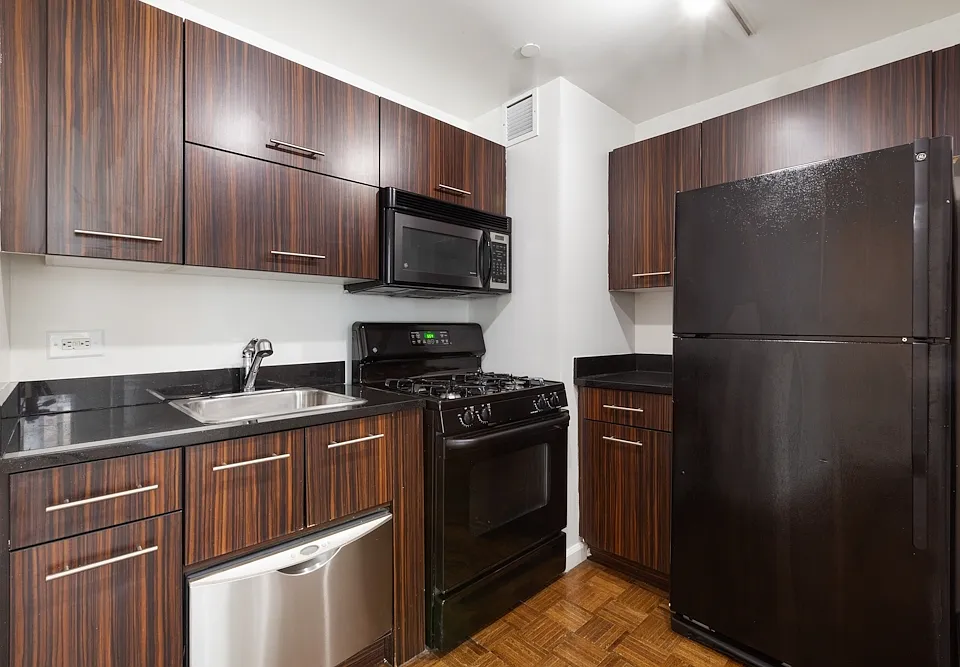 67 Wall St #22D