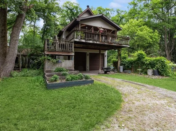 715 Warnke Rd, Michigan City, IN 46360