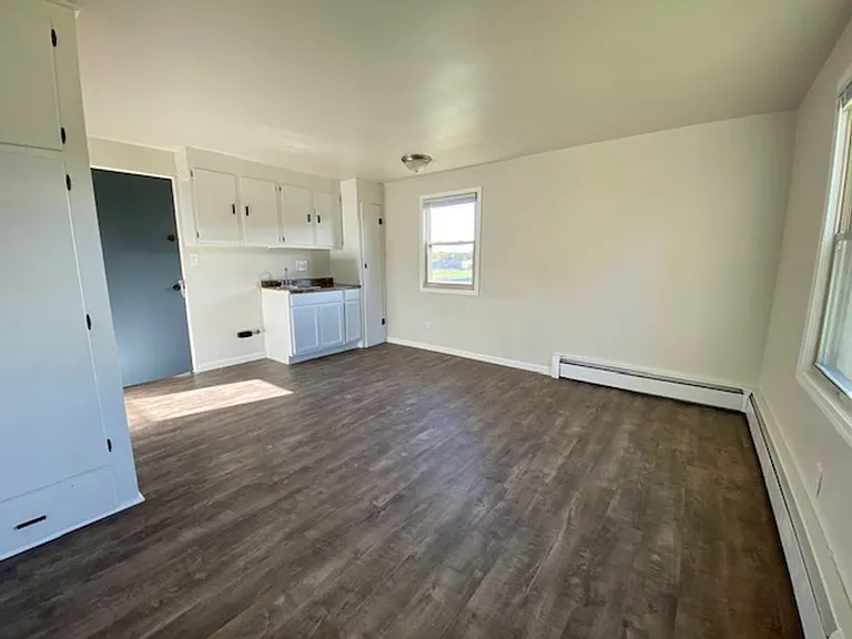 1220 Lore Ln — Photo 3