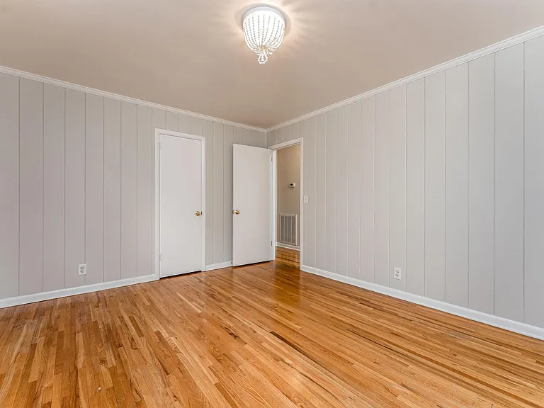 4805 Merrill Ln — Photo 11