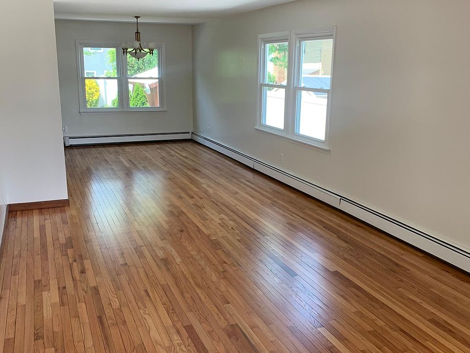 1st image of 5712 244th St Floor 1