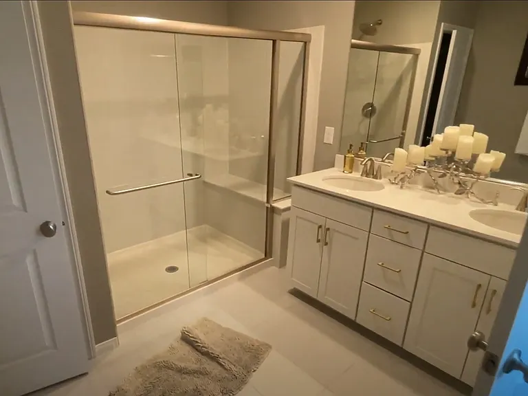 Fantastic master bath with huge shower, with built in bench!