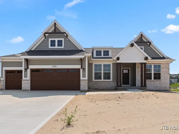 12591 Manchester Dr, Grand Haven, MI 49417