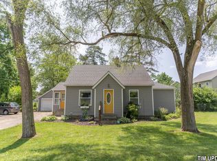 3280 Bauer Rd, Jenison, MI 49428