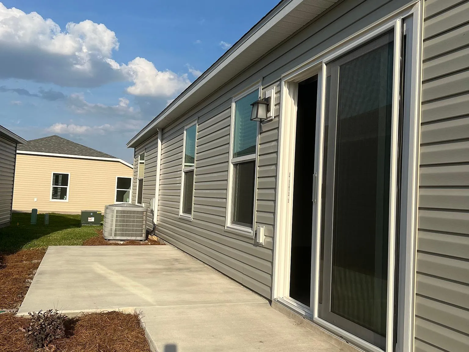 3 bed, 1460 sqft, $2,050 — Photo 4
