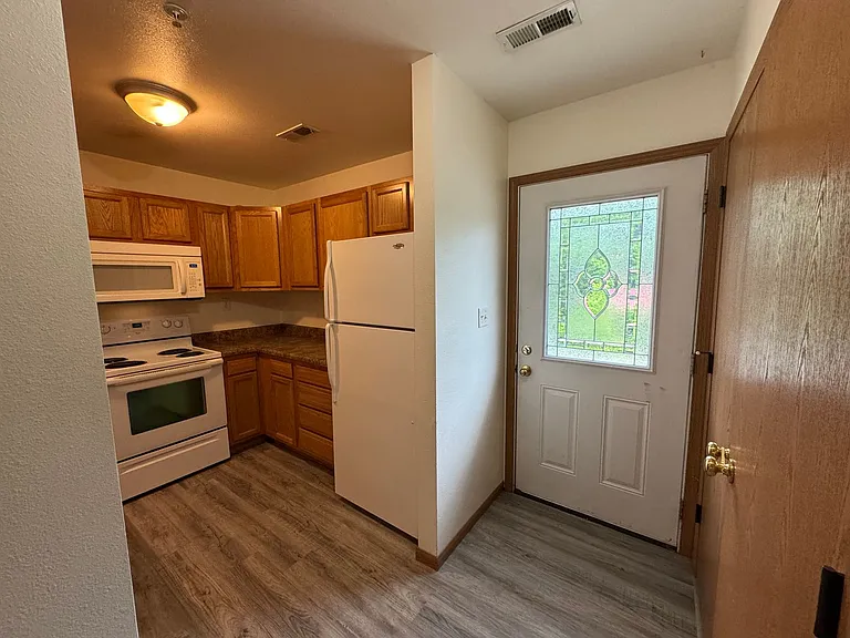 700 Hillside Rd — Photo 26