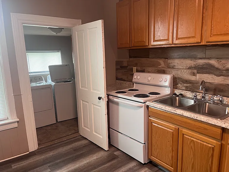 17 Poplar St — Photo 15