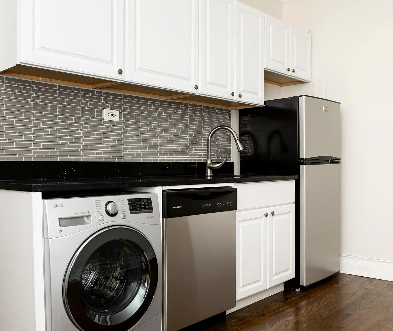 1 bed, 700 sqft, $2,395 — Photo 2