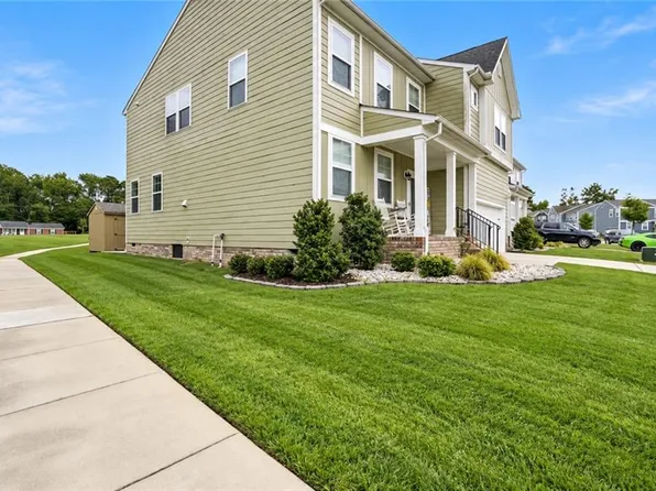 121 Meadows Landing Ln, Suffolk, VA 23434