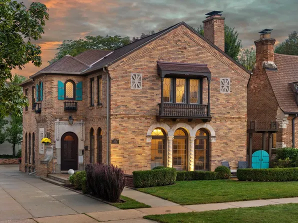 5073 North Lake DRIVE, Whitefish Bay, WI 53217