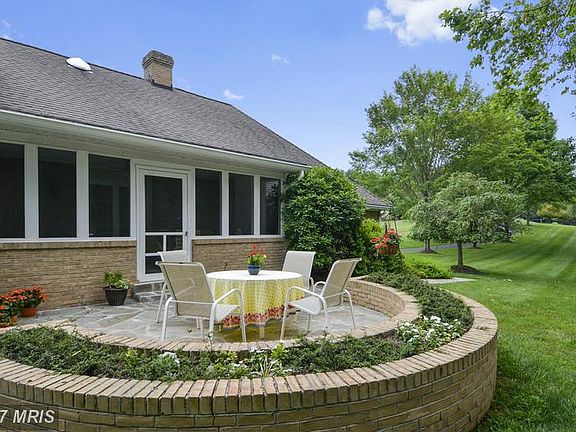 4th image of 5925 Bowie Mill Ct