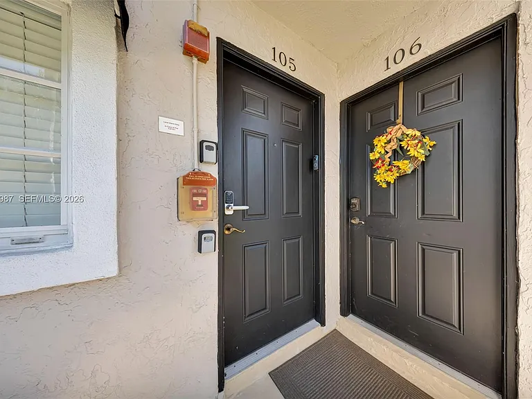 4040 Crystal Lake Dr #105 — Photo 1