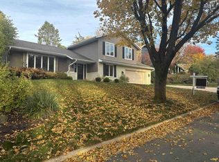 6 Oxwood Cir, Madison, WI 53717