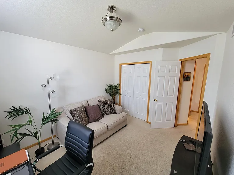 456 Lavastone Ave — Photo 15