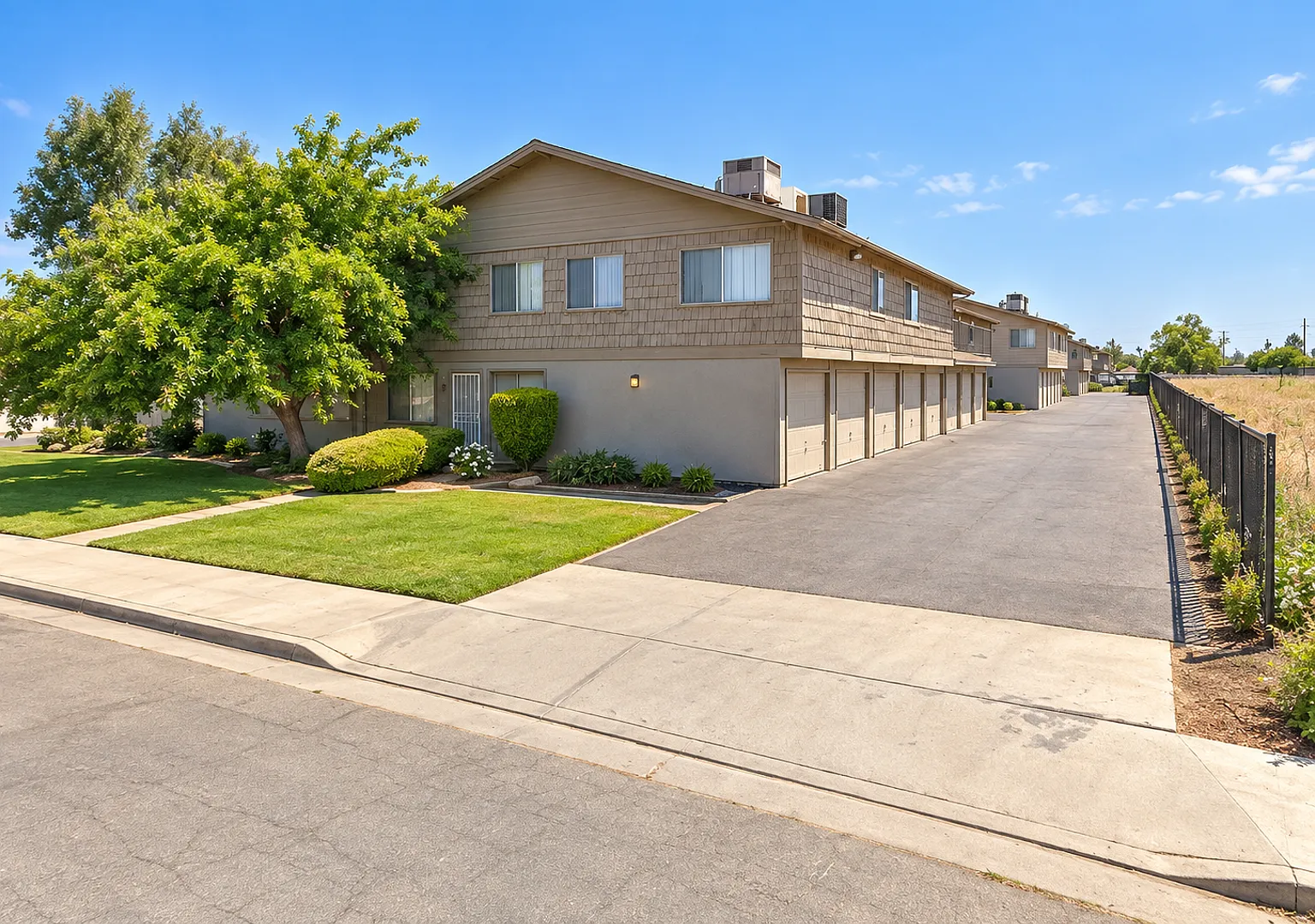 700 Green Way — Photo 1