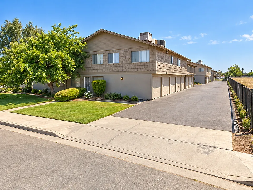 700 Green Way