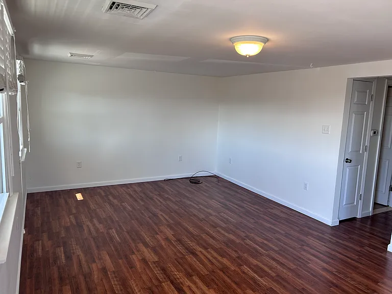 345 N Raleigh Ave — Photo 4