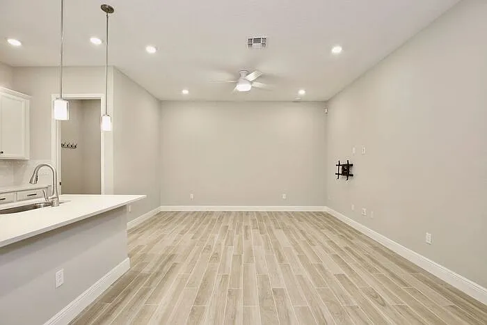 6491 Cyrils Dr — Photo 5