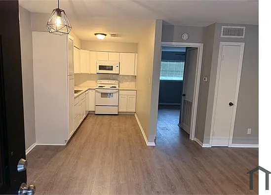 1 bed, 700 sqft, $1,440 — Photo 3