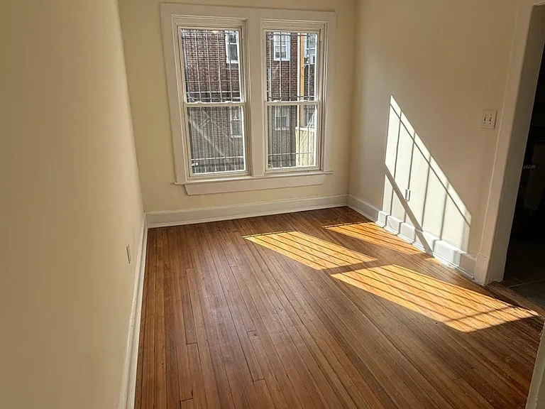 325 V St NE #1 — Photo 21