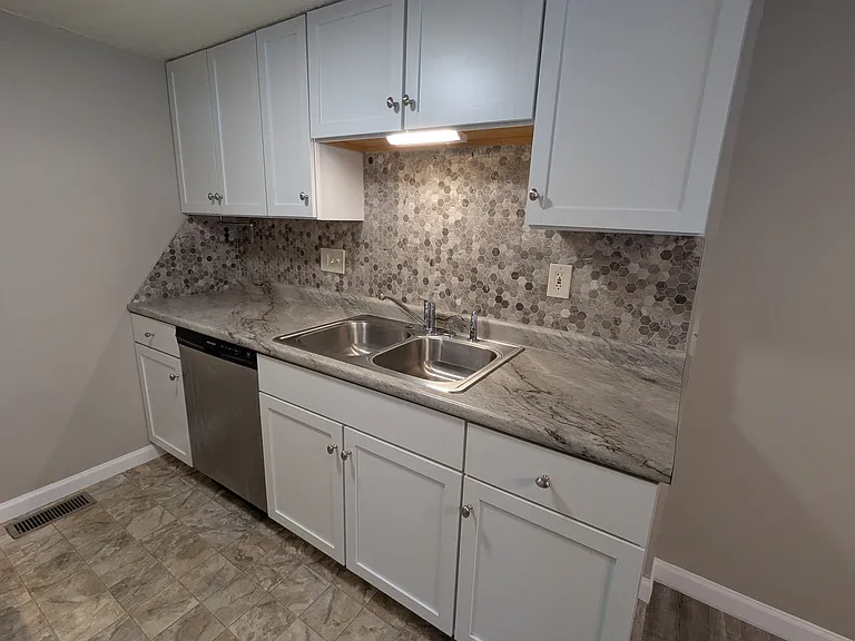110 Weber Rd — Photo 8