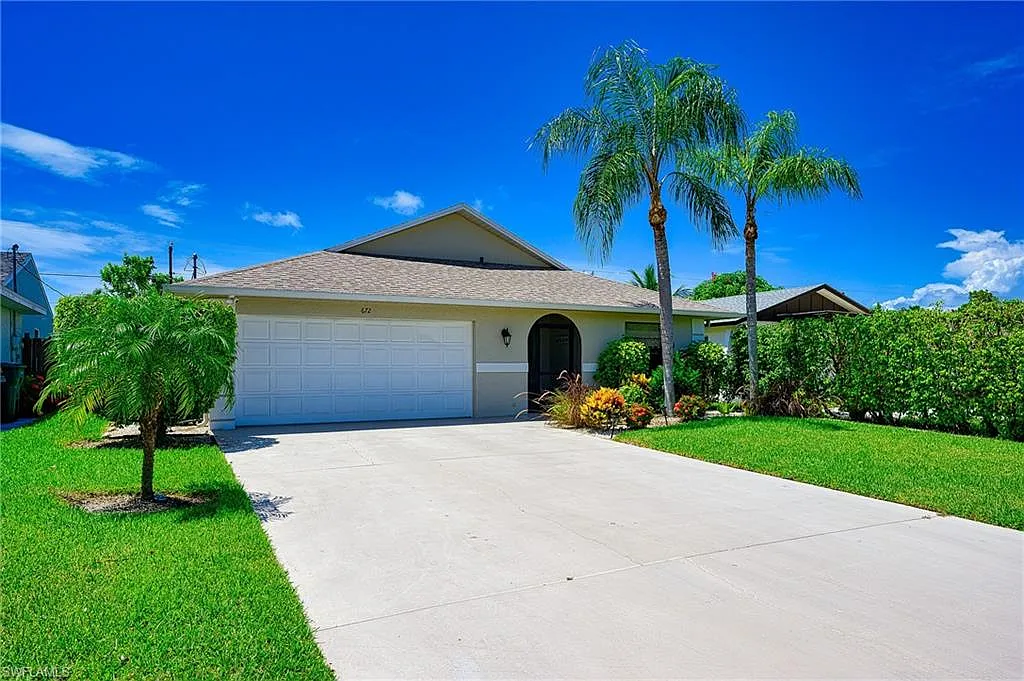 3 bed, 2.0 bath, 1600 sqft, $12,000 — Photo 3