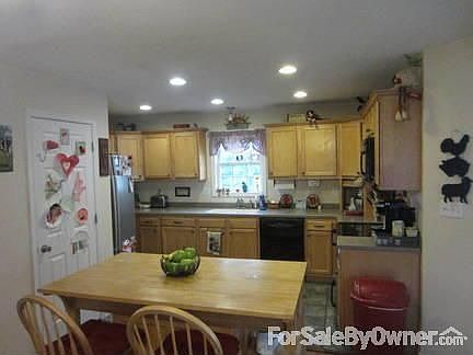 Large laundry room
						:
						Lots of storage space!
