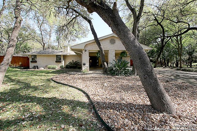1st image of 111 Mimosa Dr
