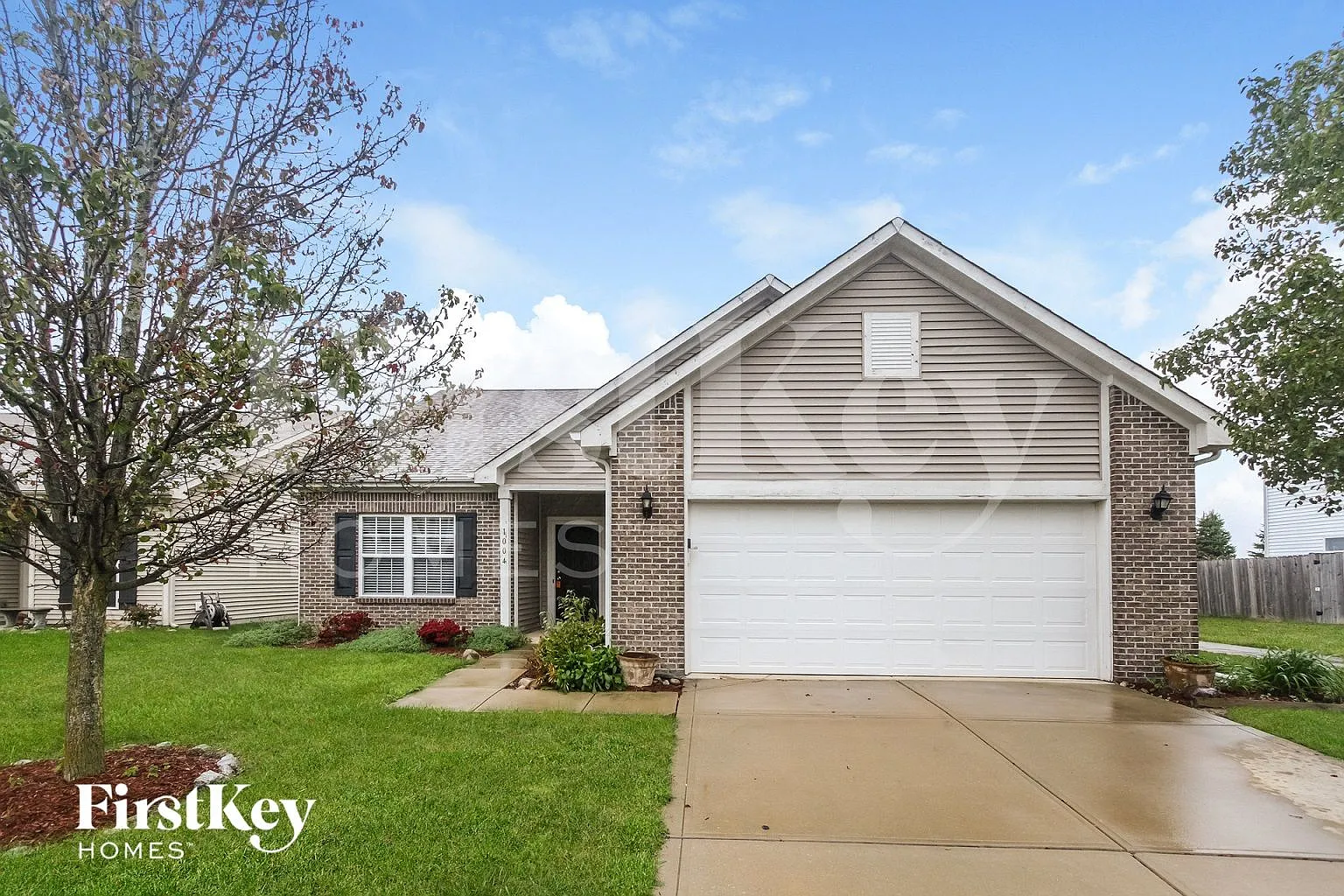 3 bed, 2.0 bath, 1692 sqft, $2,330 — Photo 1