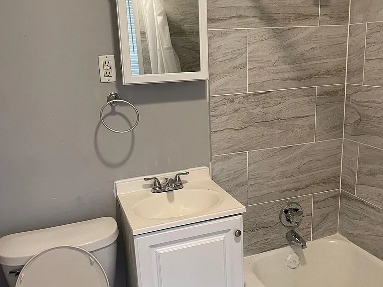129 Green St — Photo 5