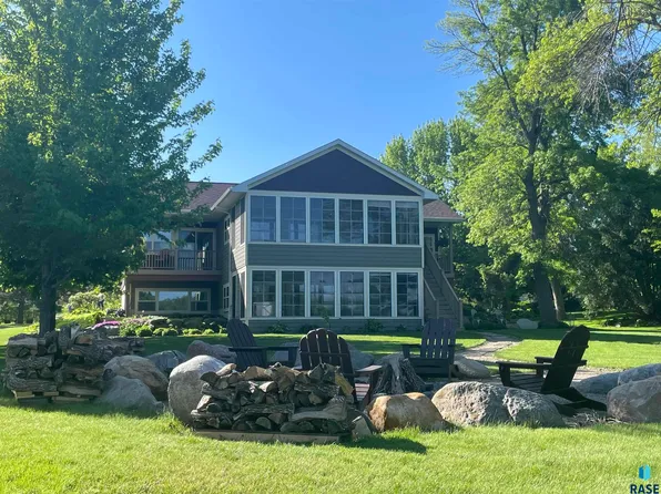 9 Valhalla Dr, Slayton, MN 56172